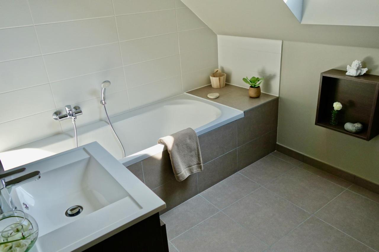 Loft En Duplex Avec Terrasse 3 Chambres Proche Pairi Daiza Mons  Exterior foto